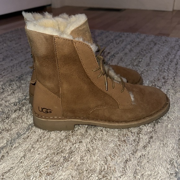 UGG Quincy Chestnut Boots - Picture 7 of 16